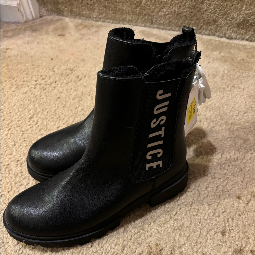 Black boots with fur on the inside